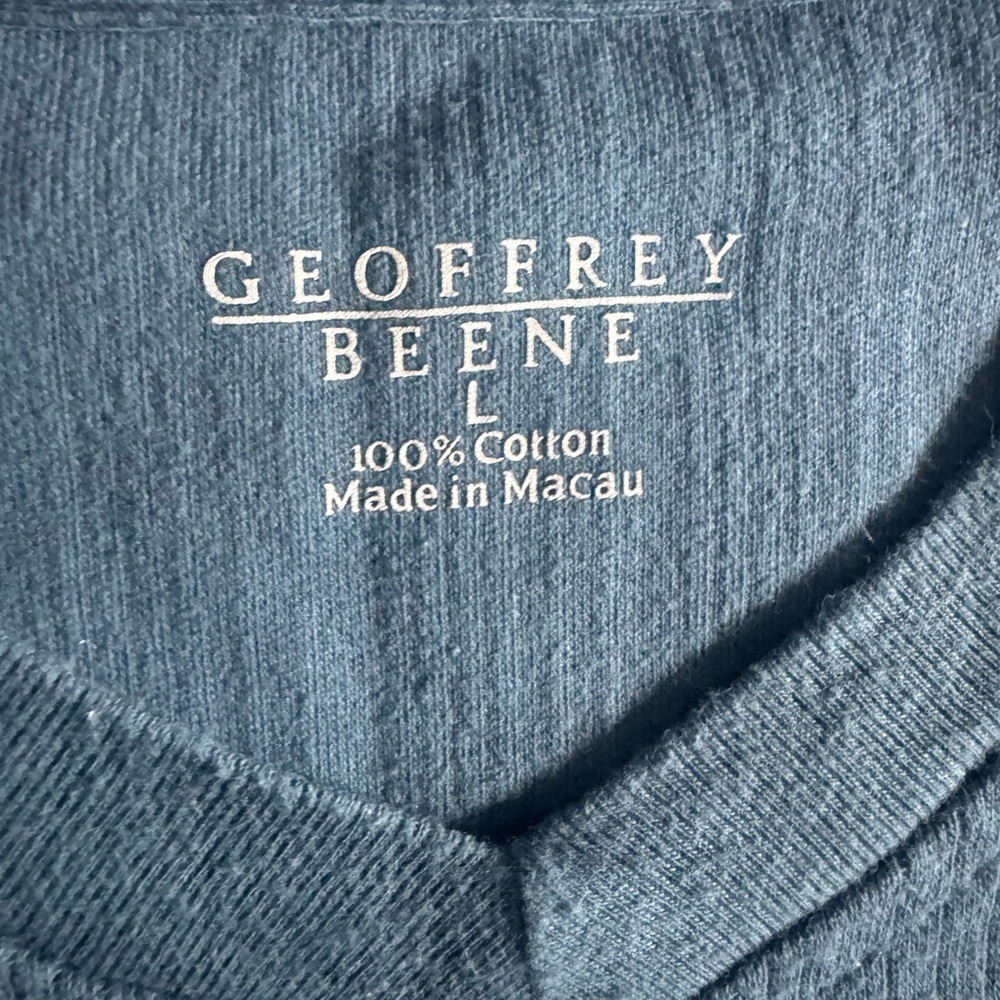 Geoffrey Beene Men's Short Sleeve V-Neck Shirt in Dark Teal - Picture 3 of 3
